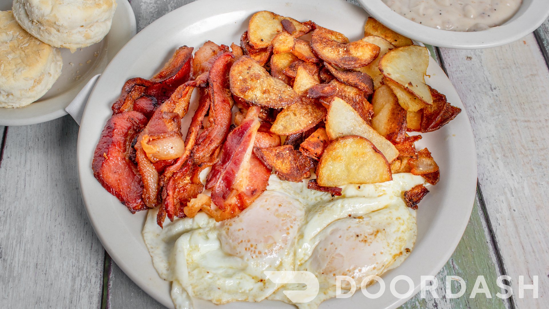 Lil Bits Cafe Co Rd 101 Biscuits And Gravy Platter