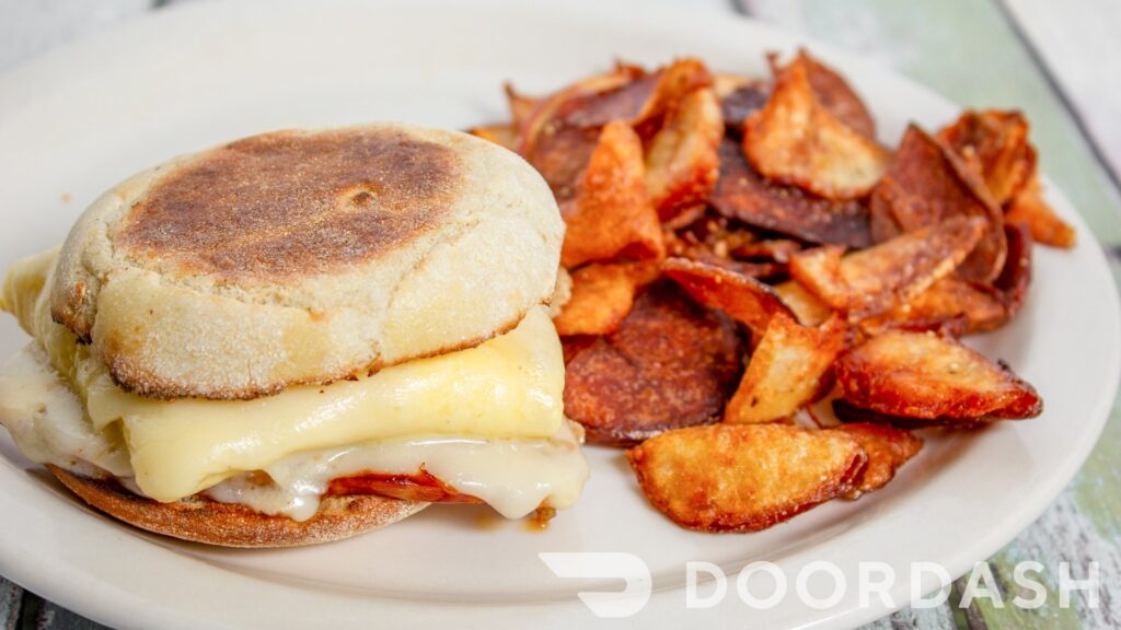 Lil Bits Cafe Co Rd 101 Egg Sandwich 1024x576